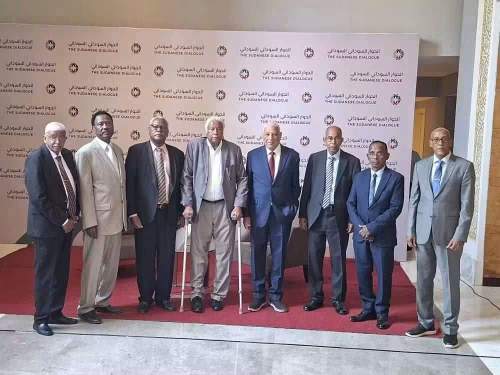 الاستقالات تعصف بالمبادرة.. قاسم بدري